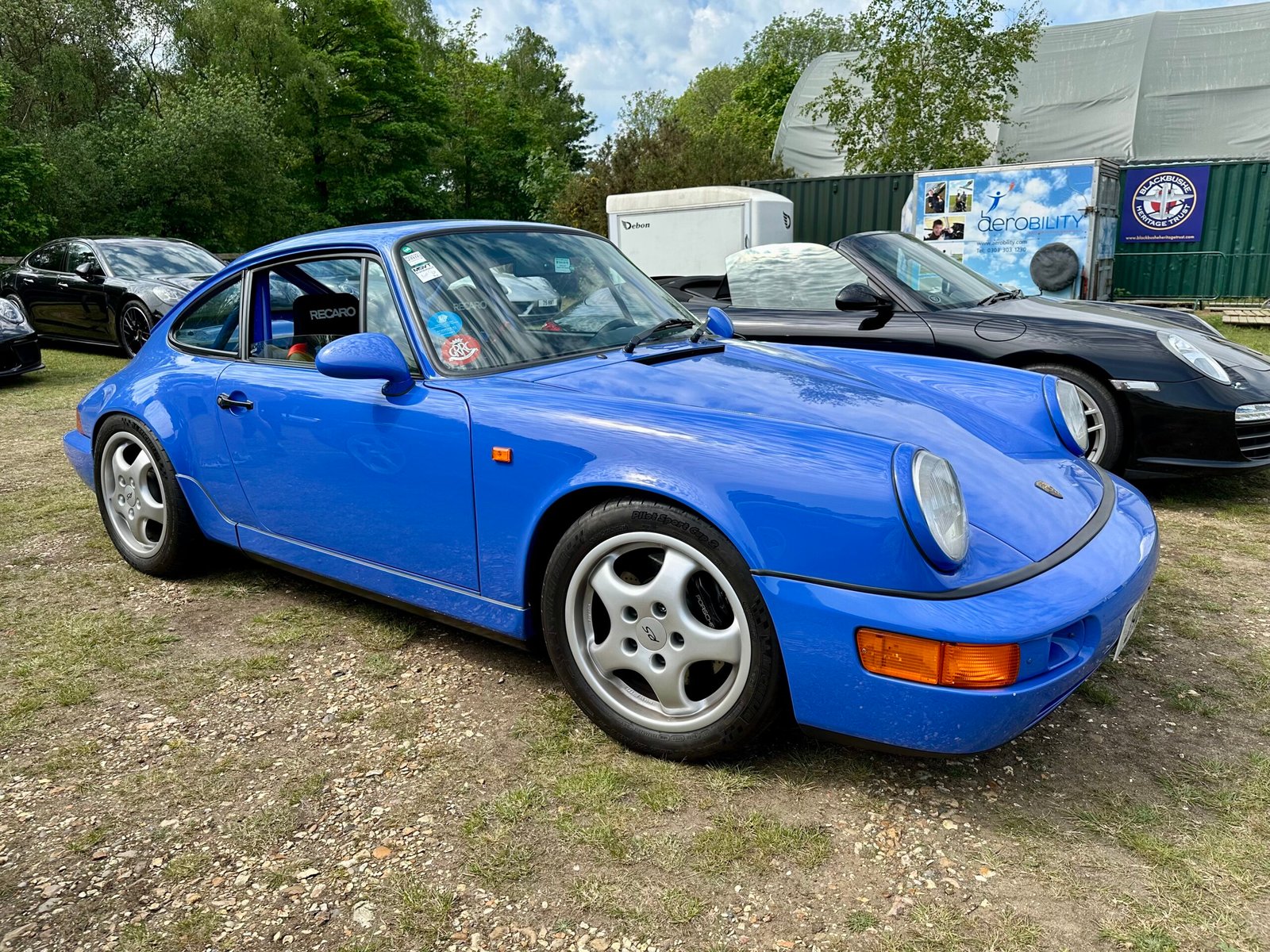 Read more about the article Porsche 964: The Ultimate Timeless Classic – A Guide for Enthusiasts and Buyers